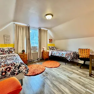 https://private-room-with-2-beds-and-air-conditioning.seattlehotelsites.com